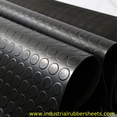 การใช้งานอุตสาหกรรม แผ่นพื้นกันคลื่นที่มีพื้นผิวปุ่มกลมและความหนา 3 มมเพื่อป้องกันน้ํามัน